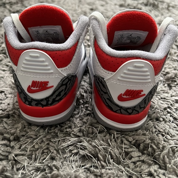 Jordan 4 - Picture 4 of 6